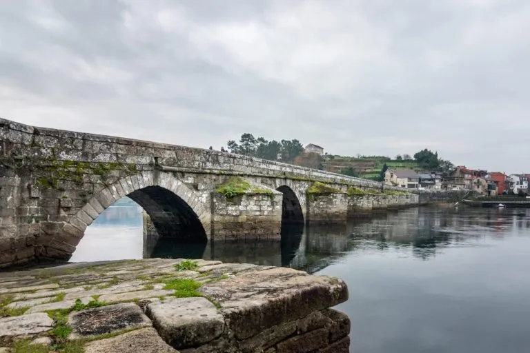 Puente de Ponte Sampaio, en Pontevedra (Galícia, Španielsko)