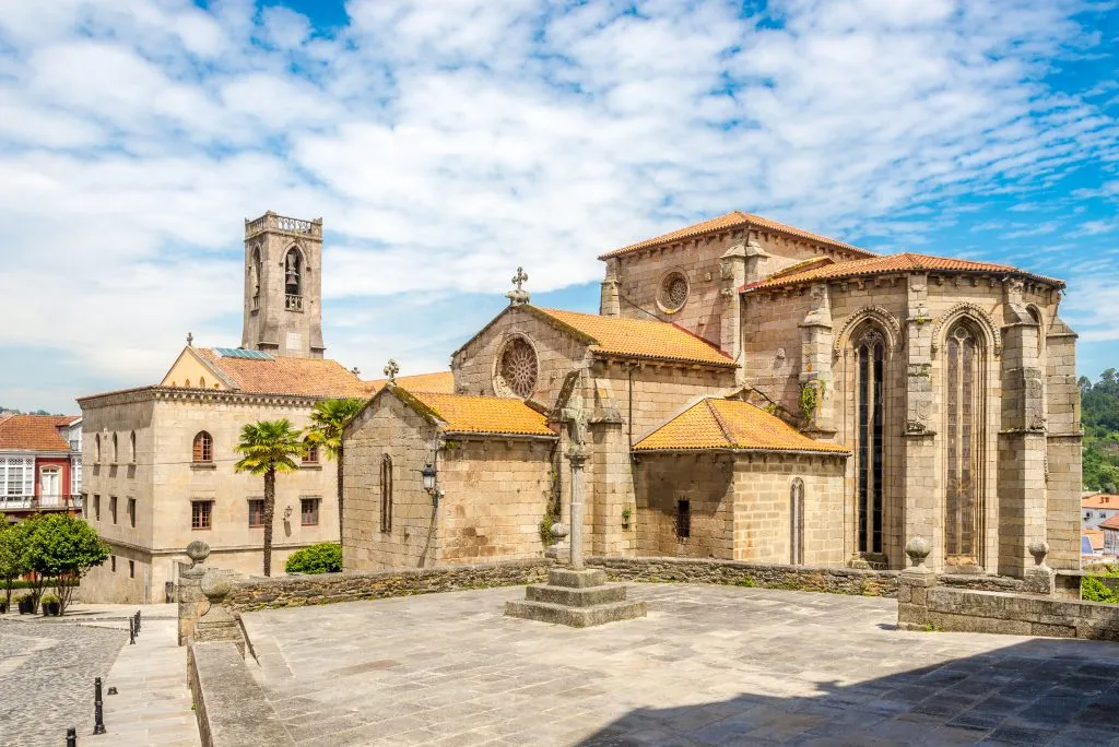 Widok na kościół San Francis w Betanzos - Hiszpania