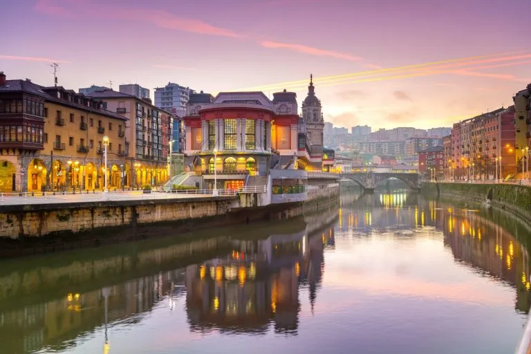 näkymä Riberan markkinoille aamulla Bilbaossa, Espanja